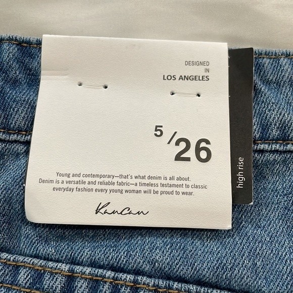 Nwt Kancan The Eleni Distressed Mom Jean Shorts Size 26 Medium Wash Denim — image 7 of 8